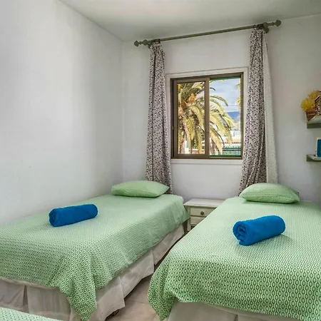 Welcoming House Near With Shared Pool