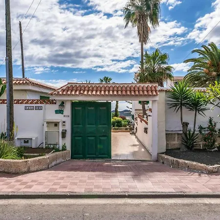 Welcoming House Near With Shared Pool Semesterbostad Oroteanda Baja