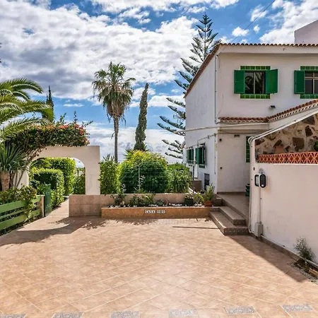 Welcoming House Near With Shared Pool *