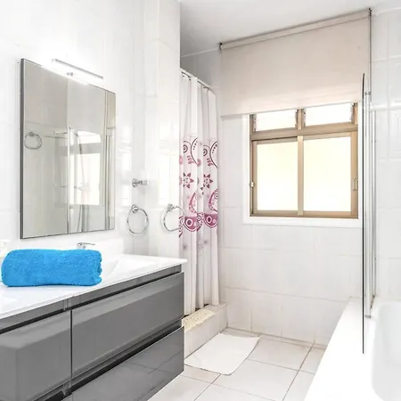 Hébergement de vacances Welcoming House Near With Shared Pool