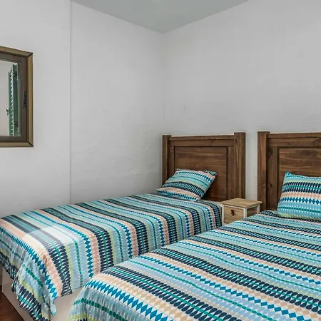 Hébergement de vacances Welcoming House Near With Shared Pool *